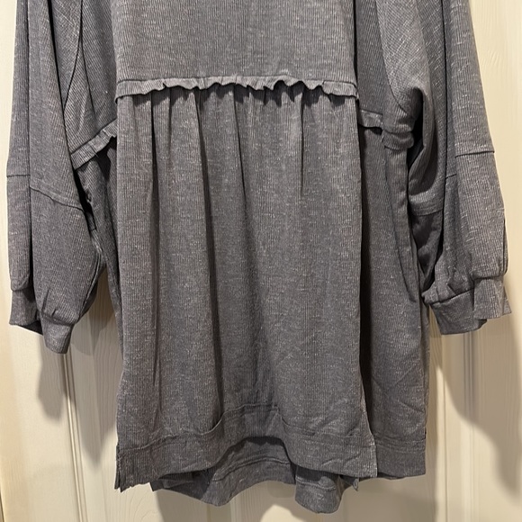 Women’s GiGiO 1XL Top - Picture 3 of 7